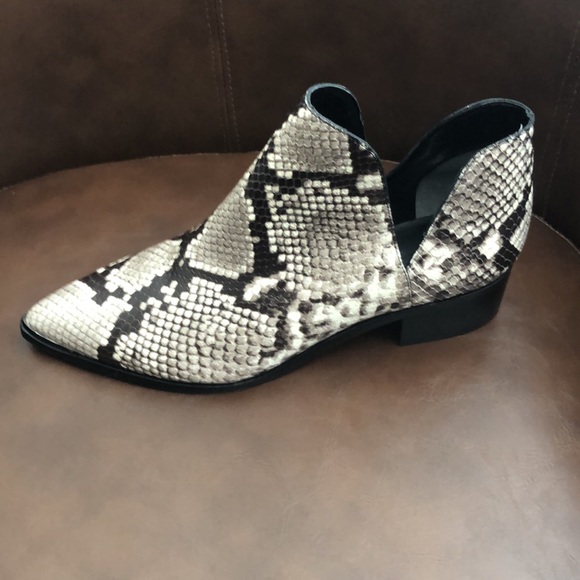 Marc Fisher LTD Yilda Leather Booties - Picture 3 of 8